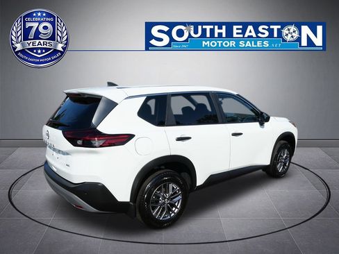 Used 2023 Nissan Rogue S AWD/4WD image 7