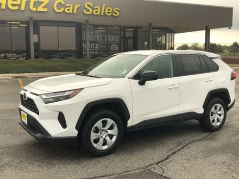 Used 2025 Toyota RAV4 LE AWD/4WD image 4