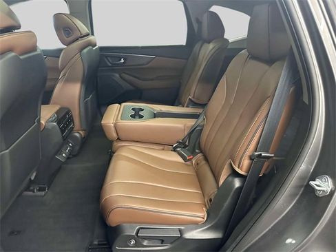 Used 2023 Acura MDX SH-AWD w/ Advance Package image 16