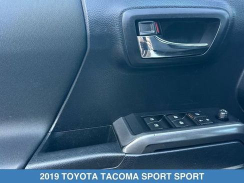 Used 2019 Toyota Tacoma TRD Sport w/ Technology Package AWD/4WD image 12