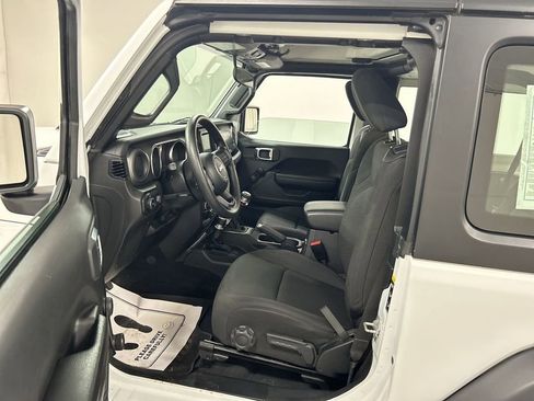 Used 2023 Jeep Wrangler Sport AWD/4WD image 9