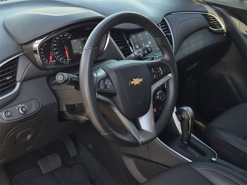 Certified 2022 Chevrolet Trax LT w/ LT Convenience Package image 26
