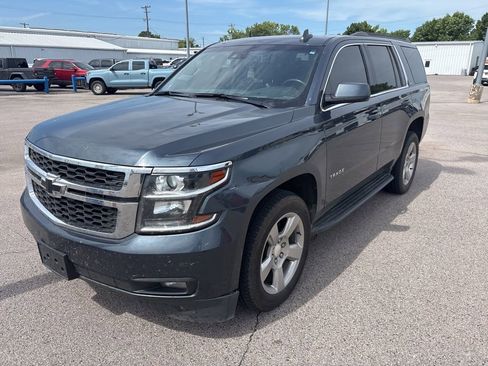 Used 2020 Chevrolet Tahoe LT w/ Luxury Package RWD image 3