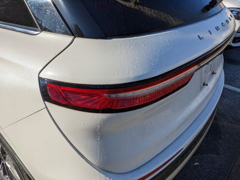 Used 2021 Lincoln Corsair Reserve image 11