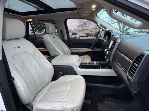 Used 2019 Ford Expedition Platinum image 13