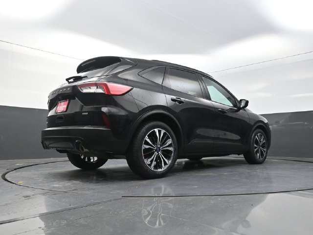 Used 2021 Ford Escape SE w/ SE Sport Appearance Package FWD image 37