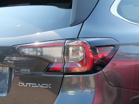 Used 2021 Subaru Outback Limited AWD/4WD image 8