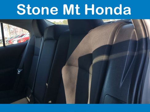 Used 2022 Toyota Corolla LE image 11