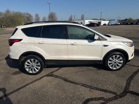 Used 2019 Ford Escape SEL AWD/4WD image 5