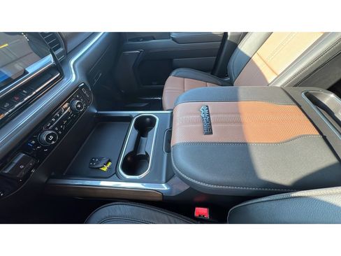 Used 2024 Chevrolet Silverado 3500 High Country AWD/4WD image 20