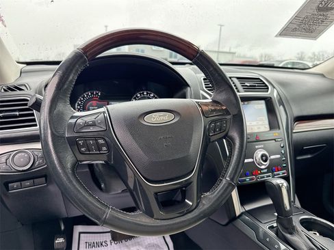 Used 2019 Ford Explorer Platinum image 11