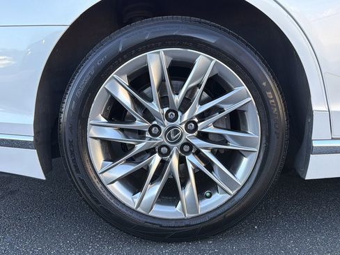 Used 2018 Lexus LS 500 w/ Accessory Package (Z2) image 17