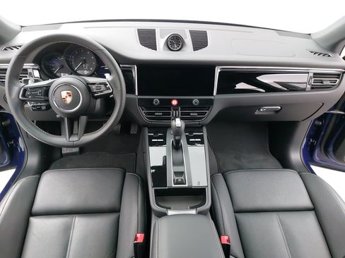 Certified 2026 Porsche Macan AWD/4WD image 11