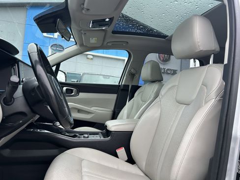 Used 2022 Kia Sorento S w/ Panoramic Sunroof Package FWD image 9