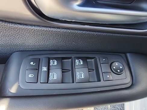 New 2026 Chrysler Pacifica Select FWD image 34