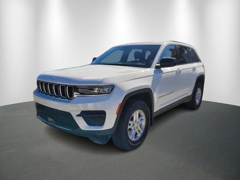 New 2025 Jeep Grand Cherokee Laredo w/ MOPAR Finishing Package image 2