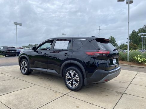 Used 2023 Nissan Rogue SV FWD image 8