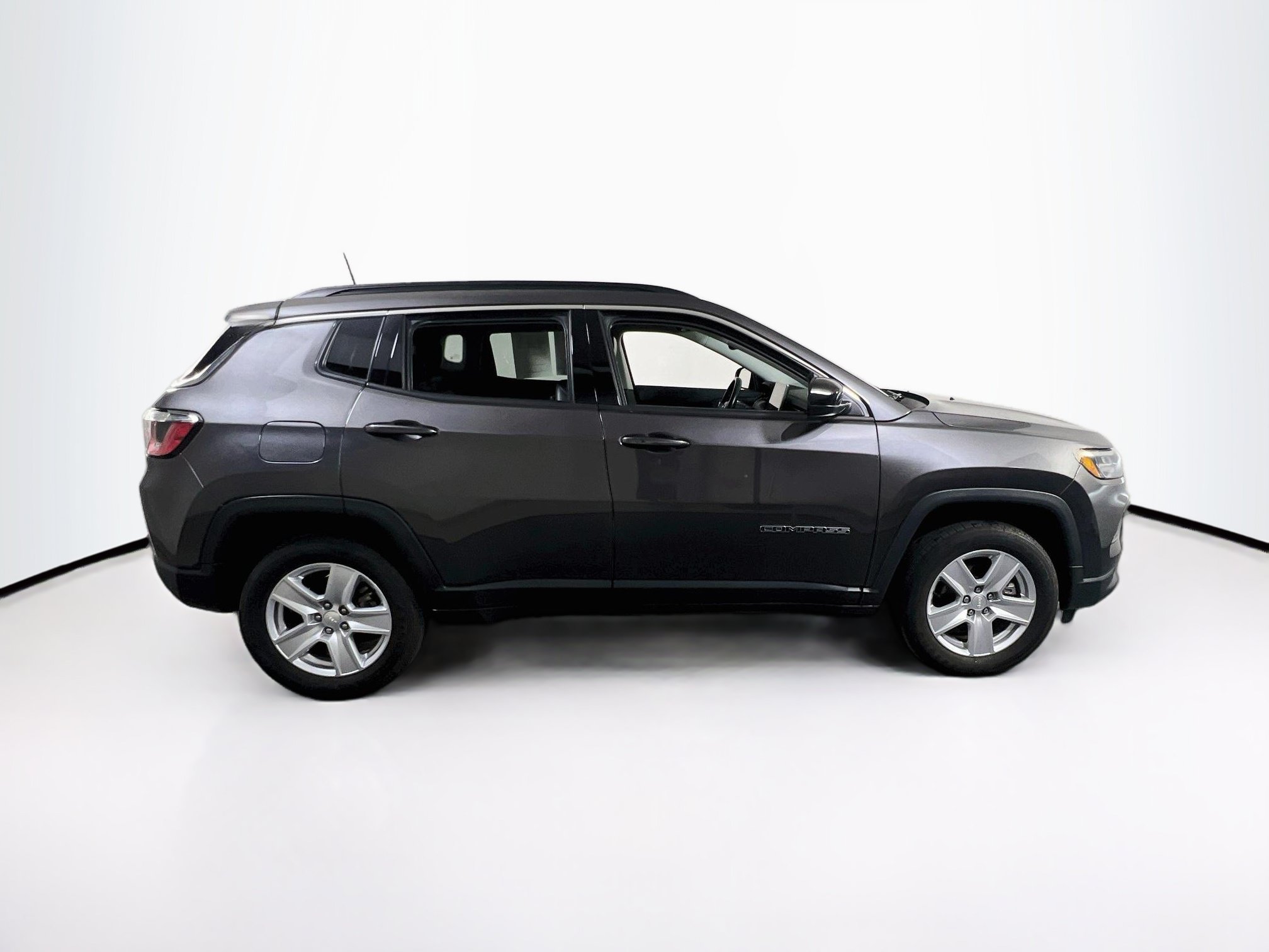 Used 2022 Jeep Compass Latitude w/ Convenience Group AWD/4WD image 4