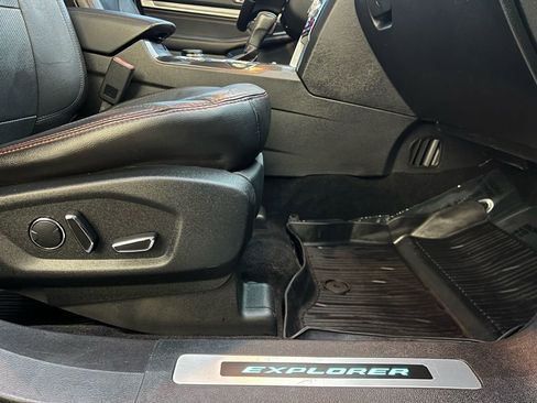 Used 2017 Ford Explorer Sport w/ Equipment Group 401A image 34