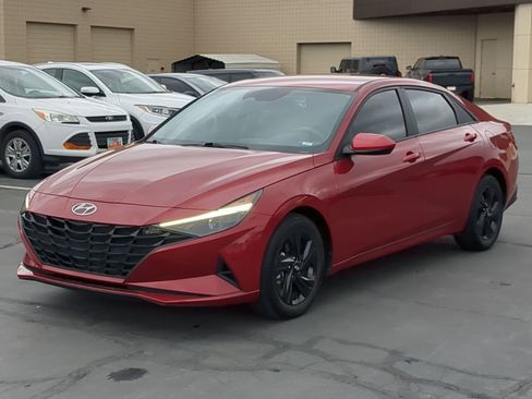 Used 2023 Hyundai Elantra SEL image 10