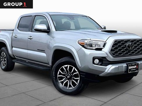 Used 2023 Toyota Tacoma TRD Sport w/ Advanced Technology Package image 3