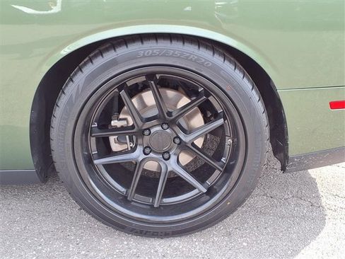Used 2022 Dodge Challenger R/T w/ Plus Package image 7