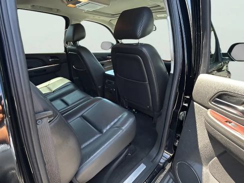 Used 2012 Cadillac Escalade EXT Premium AWD/4WD image 11