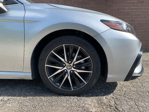 Used 2024 Toyota Camry SE FWD image 9