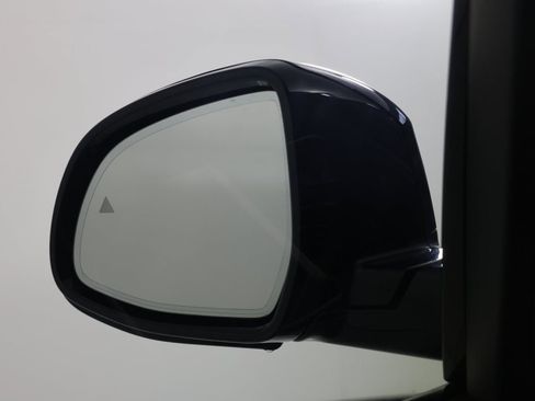 Used 2023 BMW X7 xDrive40i w/ M Sport Package image 17