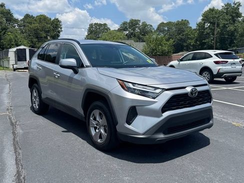 Used 2025 Toyota RAV4 XLE FWD image 1
