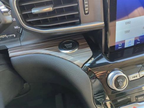 Used 2022 Ford Explorer Limited w/ Limited Technology Package image 26