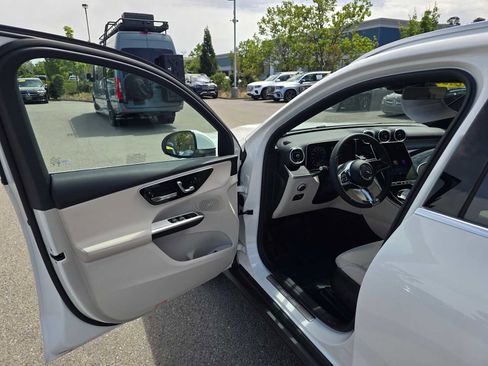 Used 2026 Mercedes-Benz GLC 300 image 21