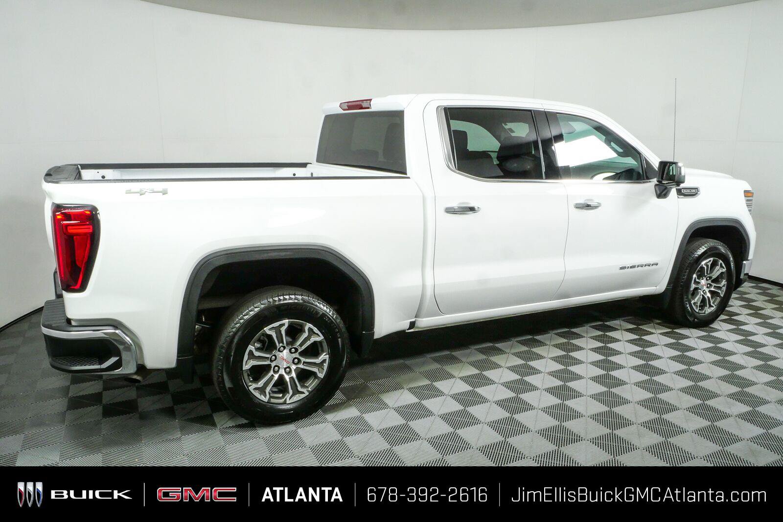 Used 2026 GMC Sierra 1500 SLT AWD/4WD image 2