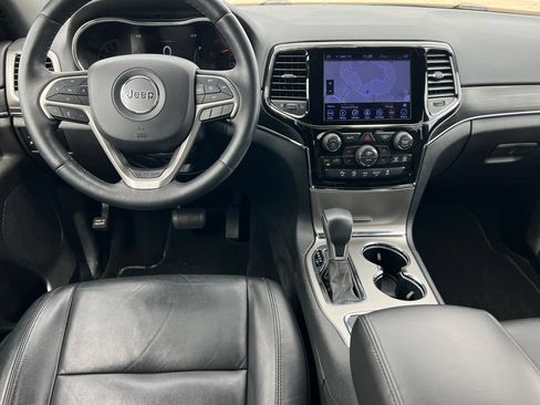 Used 2019 Jeep Grand Cherokee Limited w/ Trailer Tow Group IV AWD/4WD image 3