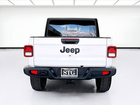 Used 2023 Jeep Gladiator Sport AWD/4WD image 5