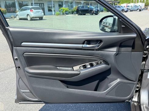 Used 2023 Nissan Altima 2.5 SL FWD image 24