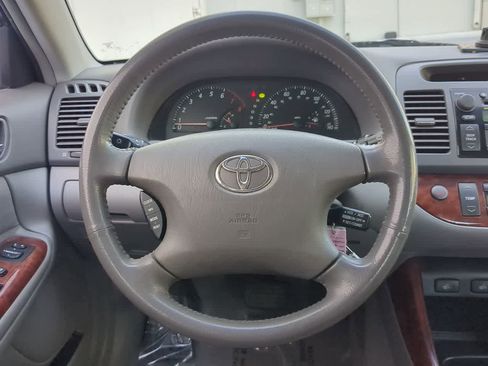 Used 2004 Toyota Camry XLE image 25