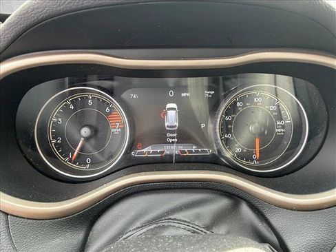 Used 2017 Jeep Cherokee Limited AWD/4WD image 11