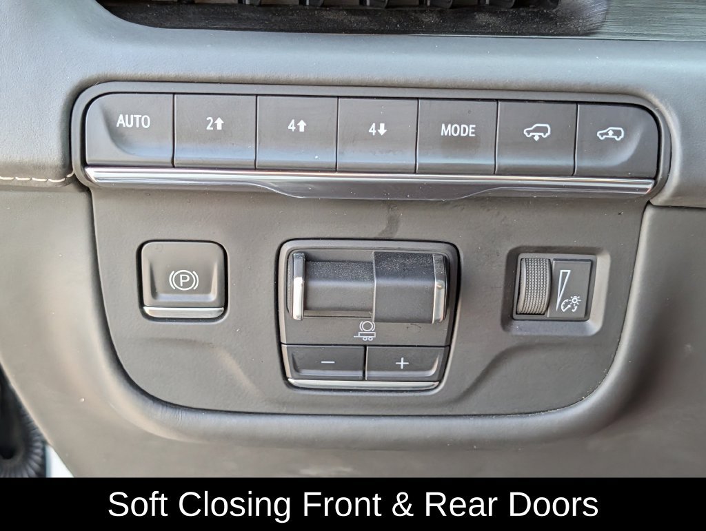 Used 2022 Cadillac Escalade Premium Luxury Platinum w/ Heavy-Duty Trailer Package AWD/4WD image 23