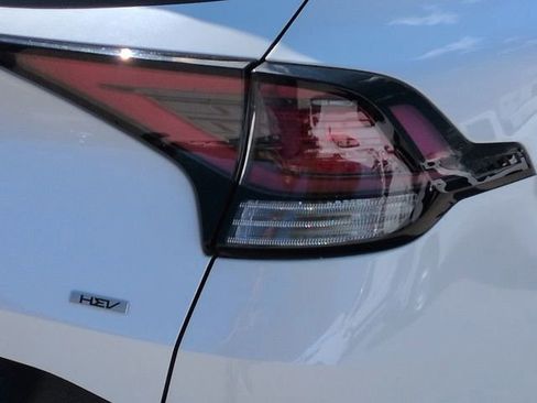 Used 2023 Kia Sportage LX image 12