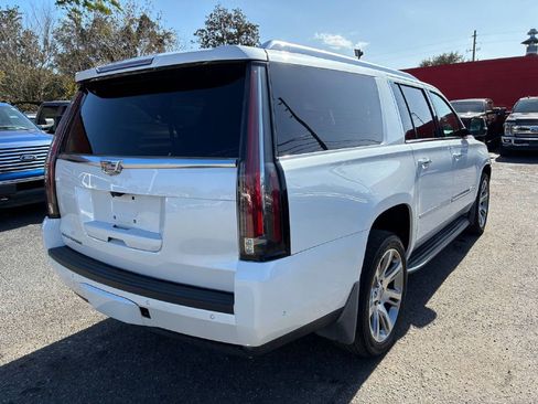Used 2017 Cadillac Escalade ESV Premium Luxury image 5