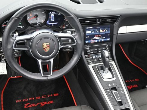 Used 2019 Porsche 911 Targa 4S image 8