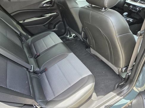 Used 2025 Chevrolet Trax LT FWD image 24