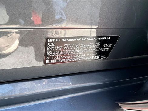 Used 2024 BMW X7 xDrive40i w/ Parking Assistance Package image 18