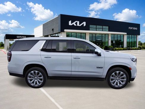 Used 2024 Chevrolet Tahoe Premier w/ Premium Package RWD image 4