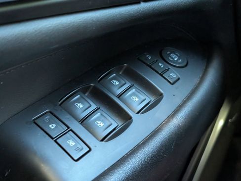 Used 2019 Cadillac Escalade Luxury AWD/4WD image 16