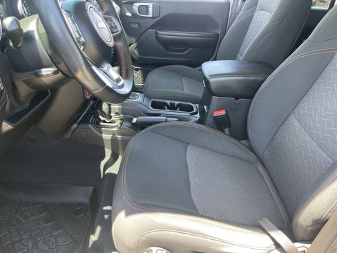 Used 2021 Jeep Gladiator Mojave AWD/4WD image 18