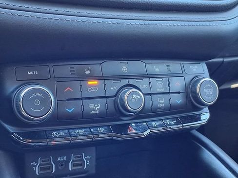 Used 2021 Dodge Durango SXT AWD/4WD image 13