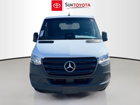 Used 2025 Mercedes-Benz Sprinter 2500 image 10