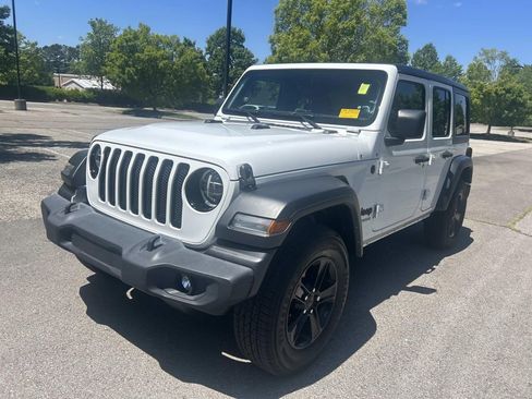 Used 2021 Jeep Wrangler Unlimited Sport AWD/4WD image 3